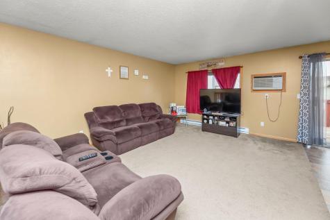 2728 33 1/2 Avenue S Fargo ND 58104