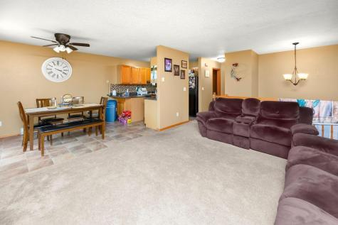 2728 33 1/2 Avenue S Fargo ND 58104