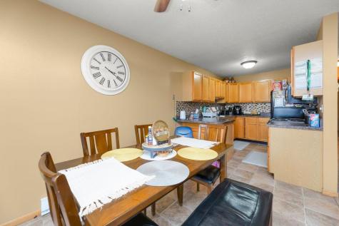 2728 33 1/2 Avenue S Fargo ND 58104