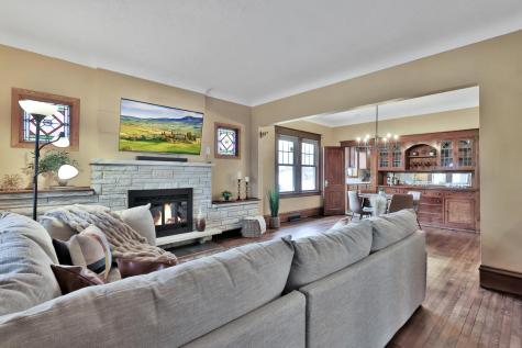 2019 Cottage Avenue E Saint Paul MN 55119