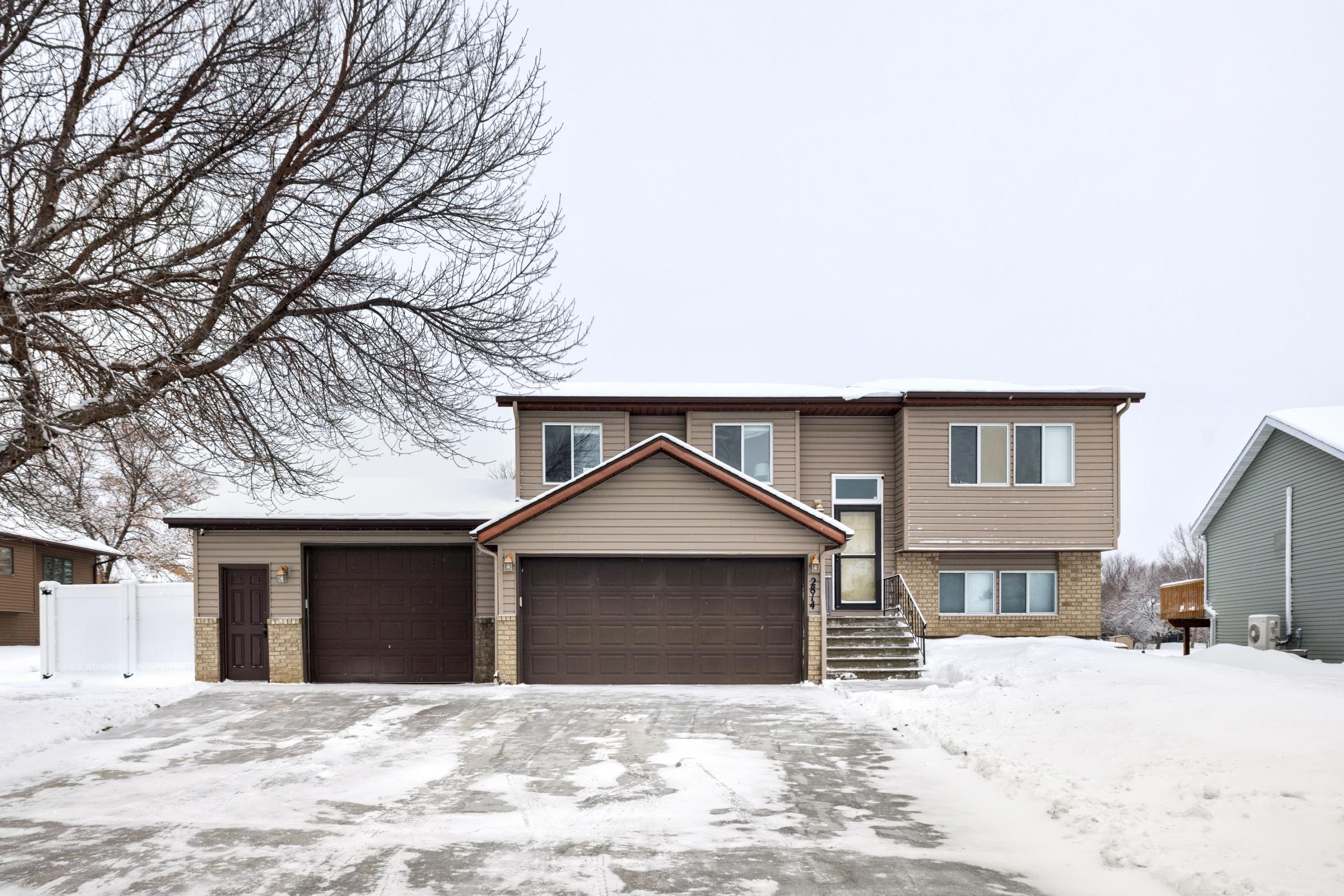 2814 Village Green Drive Moorhead MN 56560