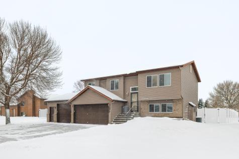 2814 Village Green Drive Moorhead MN 56560