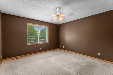 333 25th Lane SE Cambridge MN 55008