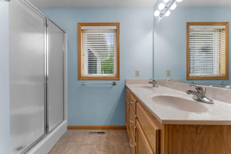 333 25th Lane SE Cambridge MN 55008