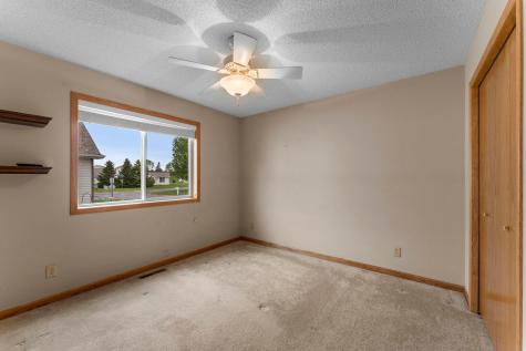 333 25th Lane SE Cambridge MN 55008