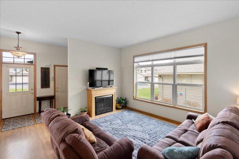 828 Winsome Way NW Isanti MN 55040