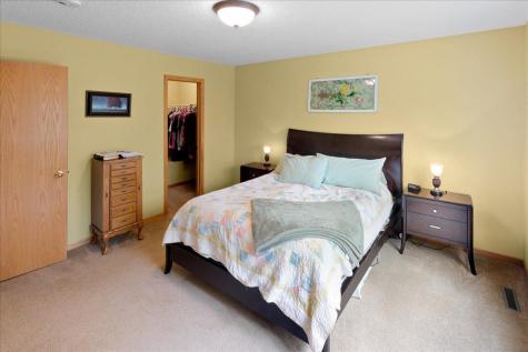 828 Winsome Way NW Isanti MN 55040