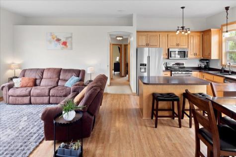 828 Winsome Way NW Isanti MN 55040