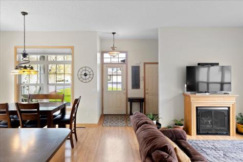 828 Winsome Way NW Isanti MN 55040