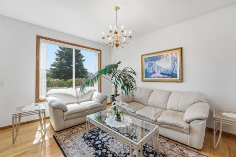 1573 Johnny Cake Alcove Eagan MN 55122