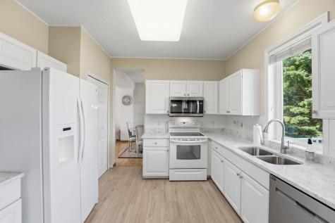 1573 Johnny Cake Alcove Eagan MN 55122