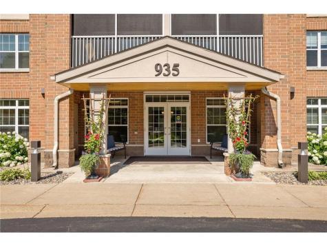 935 Ferndale Street N Maplewood MN 55119