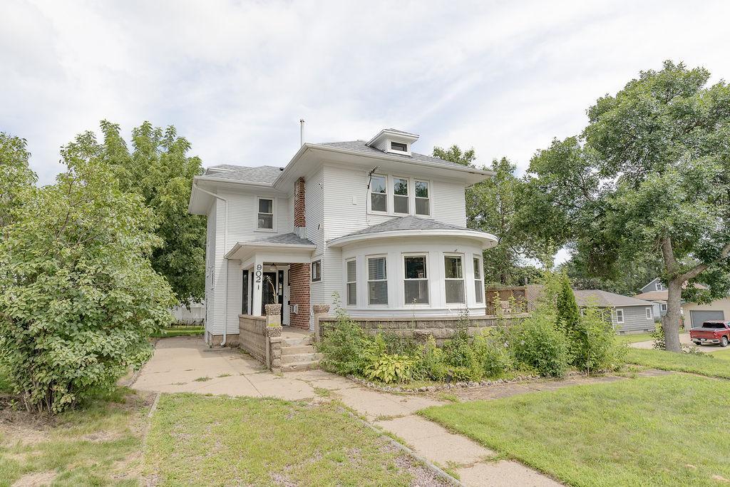 902 White Street Jackson MN 56143