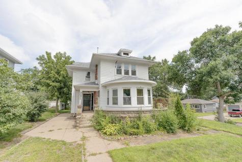 902 White Street Jackson MN 56143