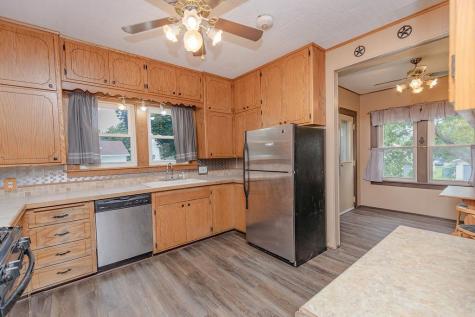 902 White Street Jackson MN 56143