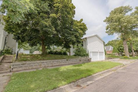 902 White Street Jackson MN 56143