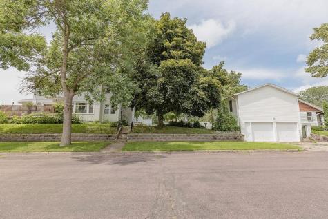 902 White Street Jackson MN 56143