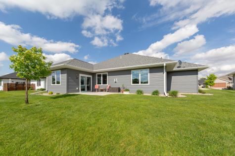 104 Dancing Waters Circle Mankato MN 56001