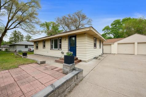 11581 Kumquat Street NW Coon Rapids MN 55448