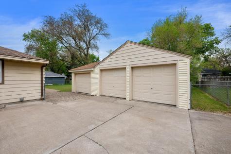 11581 Kumquat Street NW Coon Rapids MN 55448