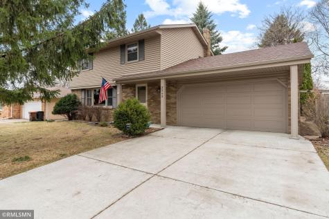2245 Maple Lane E Maplewood MN 55109