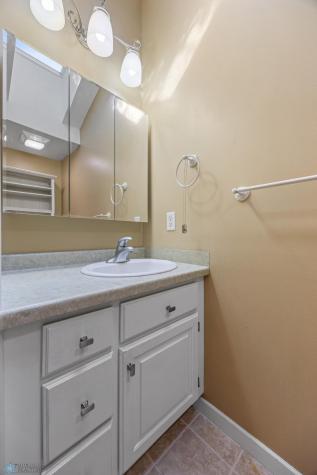 1439 10th Street S Fargo ND 58103