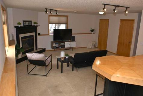 4357 46th Avenue S Fargo ND 58104