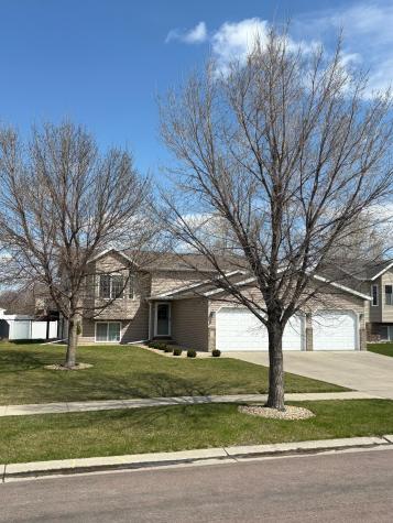 4357 46th Avenue S Fargo ND 58104