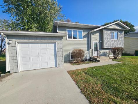 1448 13th Street N Wahpeton ND 58075