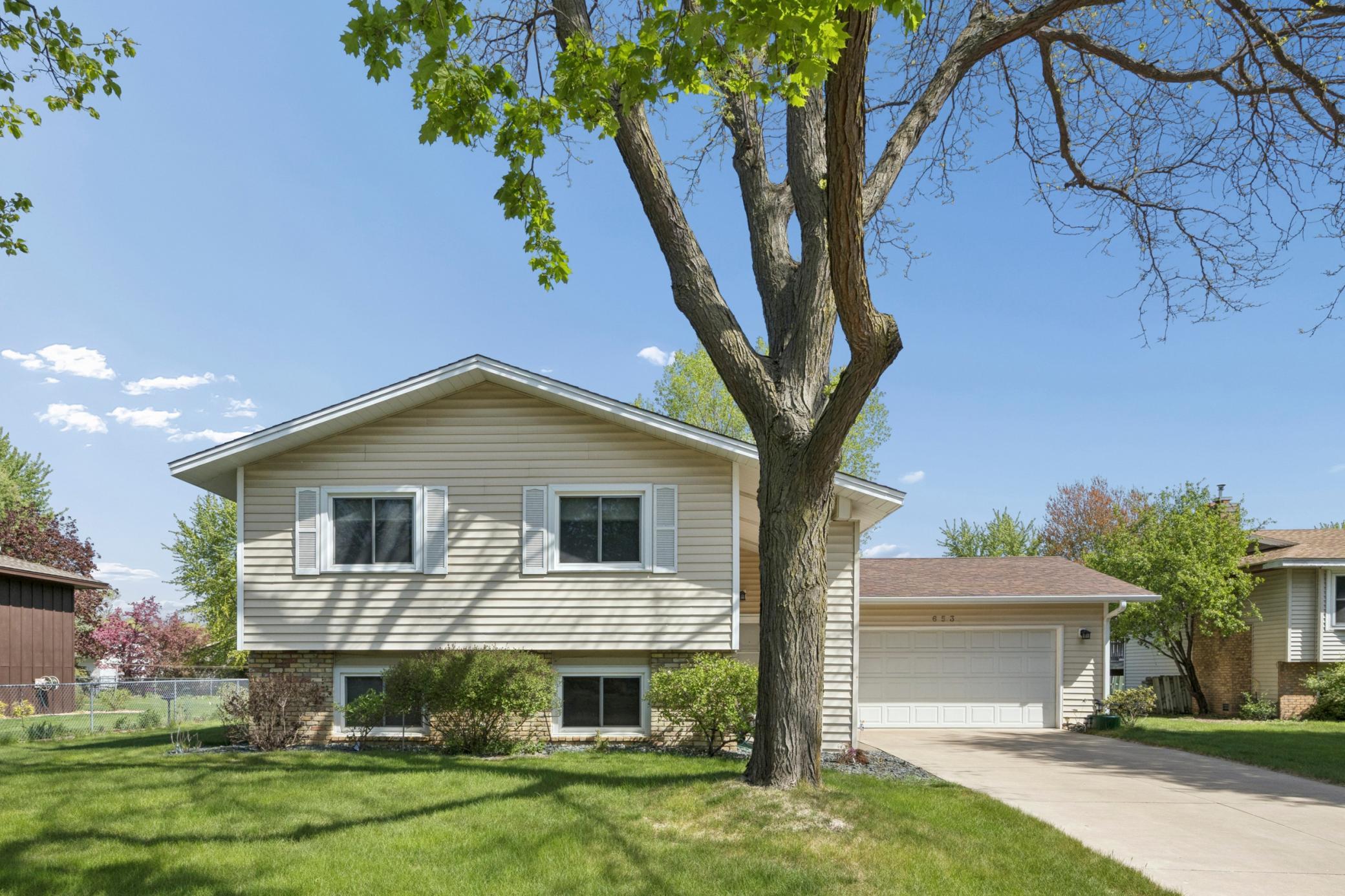 653 121st Lane NW Coon Rapids MN 55448