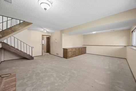 653 121st Lane NW Coon Rapids MN 55448