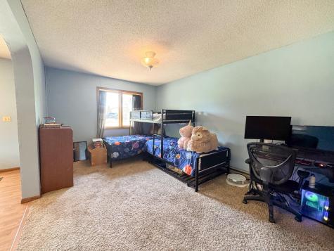 110 Velkommen Street NE Staples MN 56479