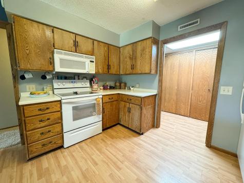 110 Velkommen Street NE Staples MN 56479