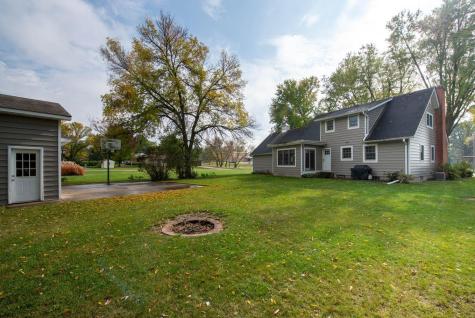 521 7th Avenue NE Waseca MN 56093