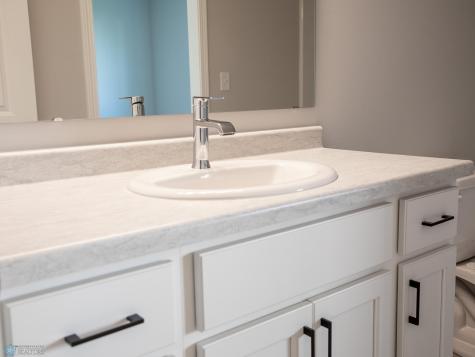 6709 Meadow View Drive S Fargo ND 58104