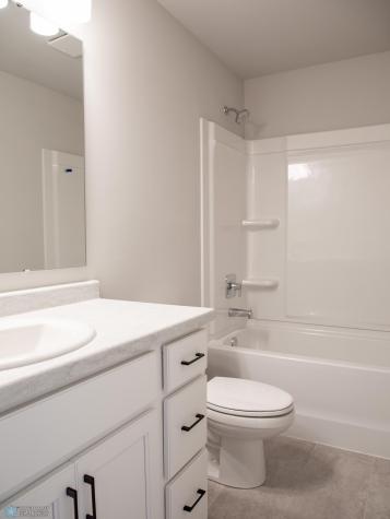 6709 Meadow View Drive S Fargo ND 58104