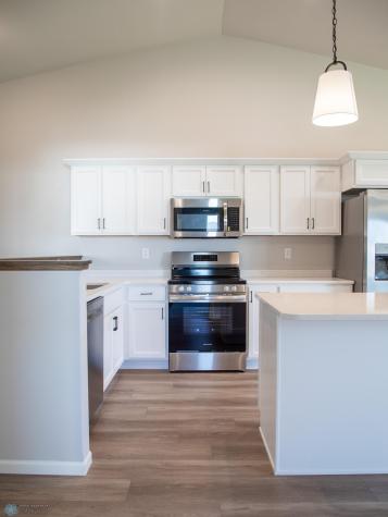 6709 Meadow View Drive S Fargo ND 58104