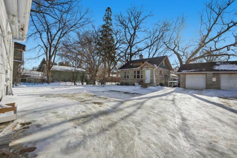 1422 8th Avenue S Fargo ND 58103