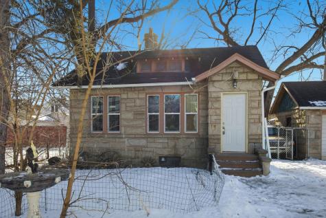 1422 8th Avenue S Fargo ND 58103
