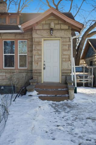 1422 8th Avenue S Fargo ND 58103