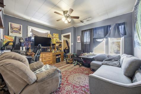 1422 8th Avenue S Fargo ND 58103