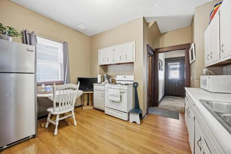 1422 8th Avenue S Fargo ND 58103