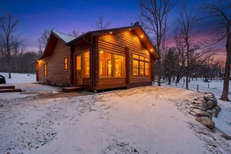 #525 Trapper's Landing Lodge Merit Way Walker MN 56484