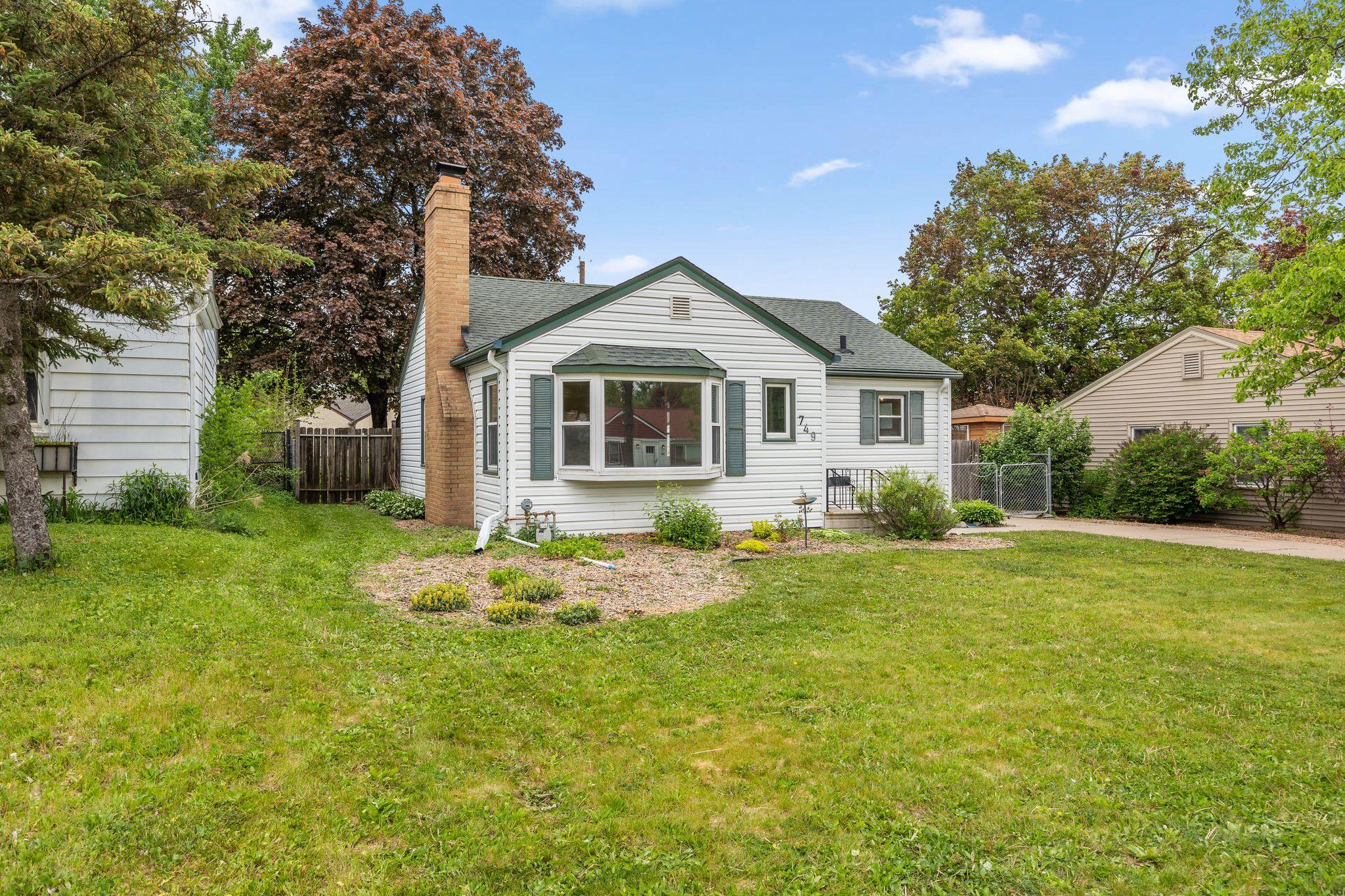 749 Cottage Avenue W Saint Paul MN 55117