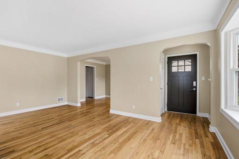 749 Cottage Avenue W Saint Paul MN 55117