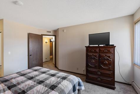 4710 58th Avenue N Crystal MN 55429
