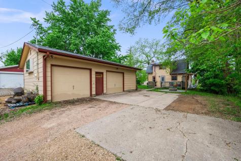 220 4th Avenue E Shakopee MN 55379