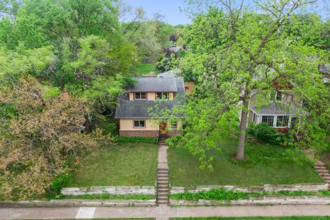 220 4th Avenue E Shakopee MN 55379