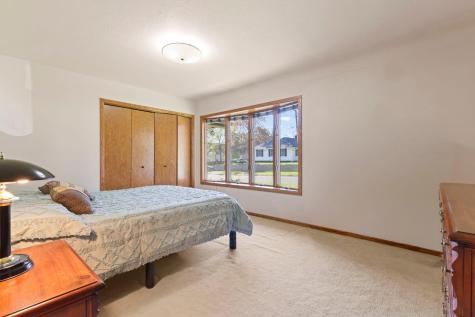 65 Logan Avenue E West Saint Paul MN 55118
