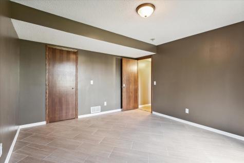 6913 Connelly Circle Savage MN 55378